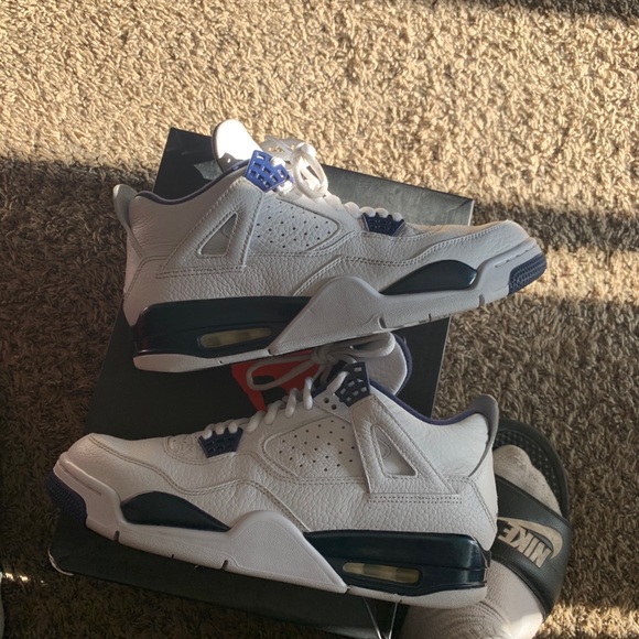 Jordan 4 Columbia - Picture 4 of 5